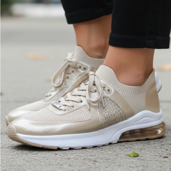 Kenneth Cole Reaction Shoes - New Kenneth Cole Jenna Easy On Cream sneakers